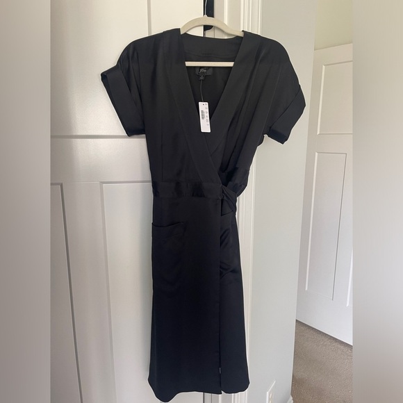 NWT J.Crew Black Satin Crepe Holiday Wrap Dress Short Sleeve V Neck - Picture 2 of 5